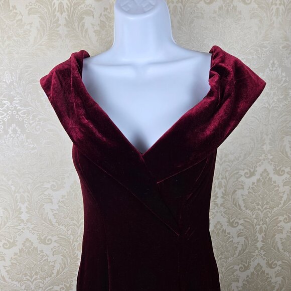 Avery G Size 0 Maroon Velvet On/Off Shoulder Formal Dress Gown Front Slit Train - Picture 2 of 12